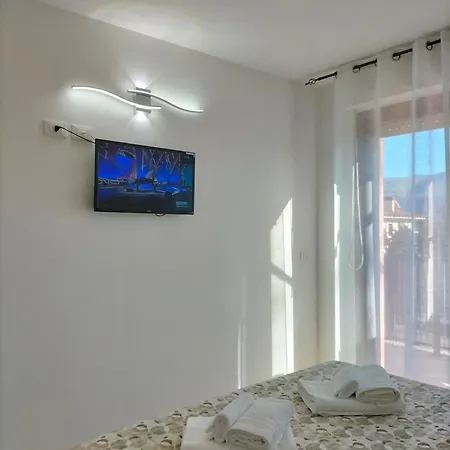 Helios Pj - *